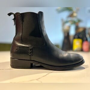 Frye Chelsea boot